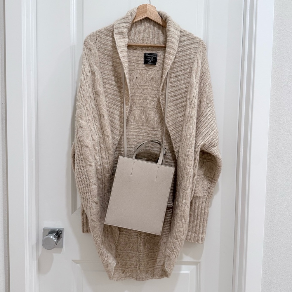 UNIQLO Minimalist Taupe Grey Faux Leather Rectangle Shoulder Bag - Picture 9 of 9